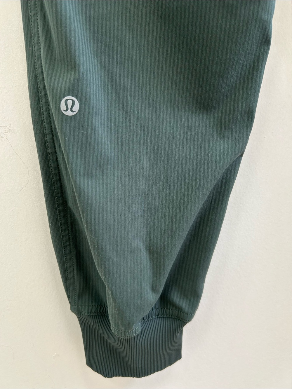 lululemon athletica 🍋 Dance Studio Mid-rise Jogger in dark forest - Picture 5 of 8